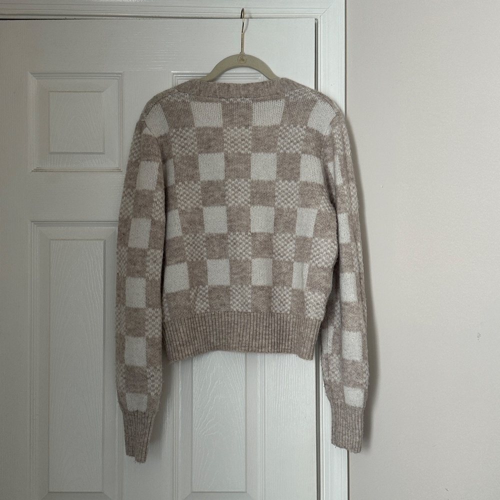 Sincerely Jules Plaid Cropped Cardigan Sweater Size Large Beige Check Knit - Picture 2 of 6